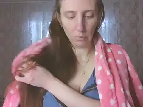 CandiCole online show from February 9, 6:33 am