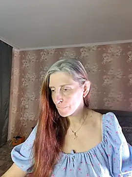 Snapshot of CandiCole chatting on June 5, 7:03 am CandiCole online show from June 5, 7:03 am
