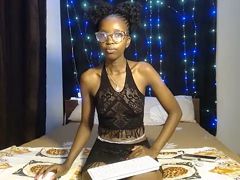 Snapshot of wild_smile chatting on September 12, 1:17 am wild smile online show from September 12, 1:17 am