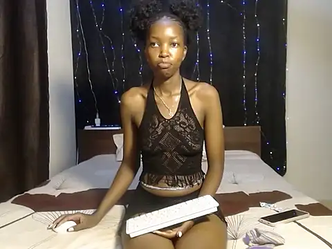 Snapshot of wild_smile chatting on October 3, 12:58 am wild smile online show from October 3, 12:58 am