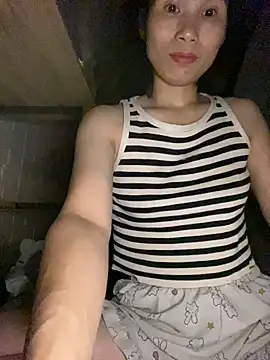 Snapshot of MinHiNi chatting on October 6, 4:19 pm MinHiNi online show from October 6, 4:19 pm