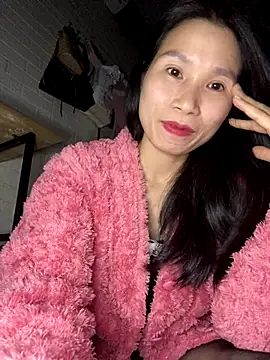 Snapshot of MinHiNi chatting on December 1, 3:57 pm MinHiNi online show from December 1, 3:57 pm