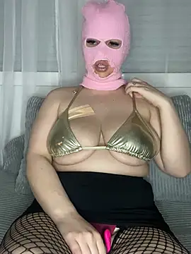Snapshot of emiliafrancaise chatting on March 5, 7:49 am emiliafrancaise online show from March 5, 7:49 am