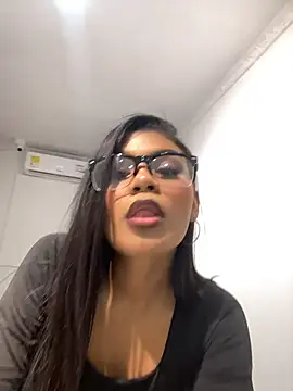 AlaiaMoretti online show from November 9, 2:37 am