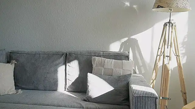 LucyxLou online show from November 7, 12:10 pm