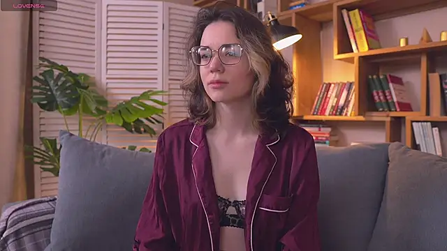 Sunny Teaze online show from February 27, 7:19 am