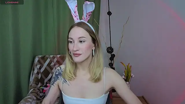 Snapshot of BiancaHelo chatting on September 28, 10:55 am BiancaHelo online show from September 28, 10:55 am