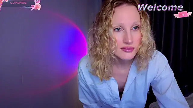 Snapshot of BiancaHelo chatting on November 4, 1:48 pm BiancaHelo online show from November 4, 1:48 pm