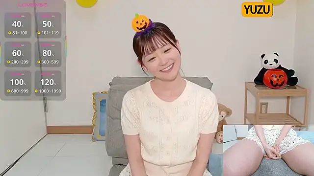 Snapshot of yuzukichi_jp chatting on October 14, 4:13 am yuzukichi jp online show from October 14, 4:13 am