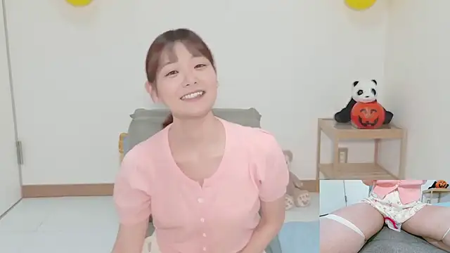 Snapshot of yuzukichi_jp chatting on October 19, 10:07 am yuzukichi jp online show from October 19, 10:07 am