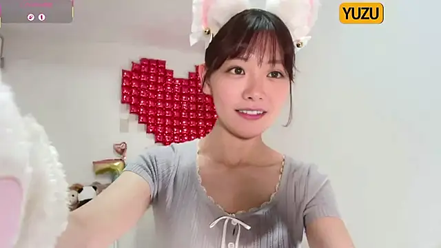 Snapshot of yuzukichi_jp chatting on May 22, 12:47 pm yuzukichi jp online show from May 22, 12:47 pm
