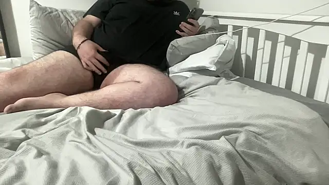 Snapshot of British_28 chatting on November 30, 7:47 pm British 28 online show from November 30, 7:47 pm