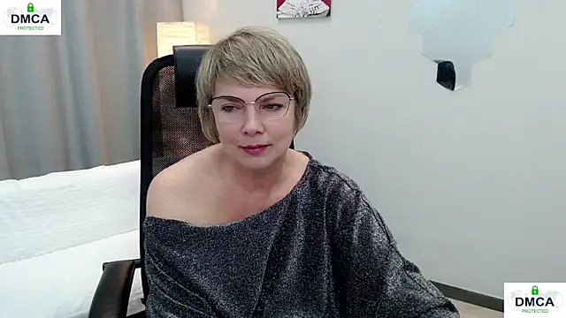 Snapshot of Pion_01 chatting on April 26, 8:00 am Pion 01 online show from April 26, 8:00 am