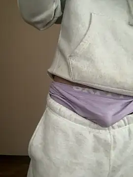 iikangi online show from March 18, 10:21 pm