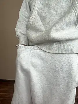 iikangi online show from April 4, 1:34 am