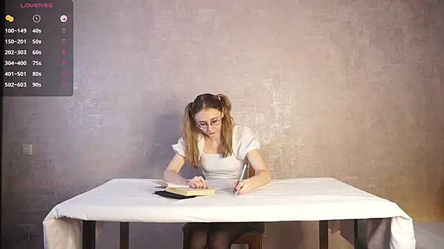 BeatrixHiett online show from October 4, 3:52 am