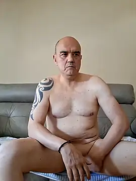 Snapshot of geli45 chatting on June 29, 2:39 pm geli45 online show from June 29, 2:39 pm