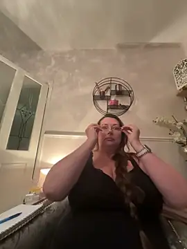 BuxomKitty BBW online show from March 14, 8:15 pm