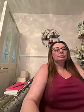 BuxomKitty BBW online show from April 9, 6:25 pm