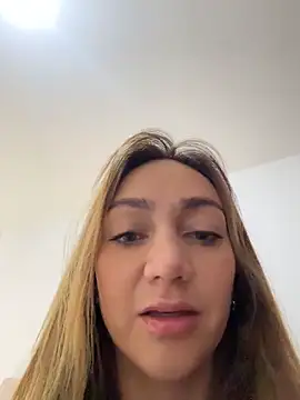 Ninabigtitied online show from April 30, 1:07 pm