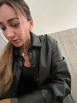 Ninabigtitied online show from March 8, 4:43 pm