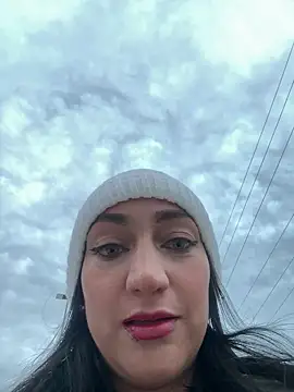 Ninabigtitied online show from October 23, 5:22 pm