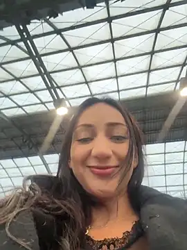 Ninabigtitied online show from November 15, 7:34 am