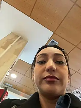 Ninabigtitied online show from November 21, 4:28 pm