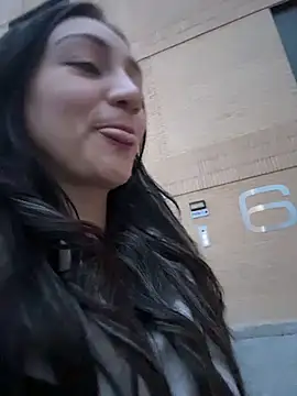 Ninabigtitied online show from November 23, 5:01 pm