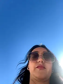 Ninabigtitied online show from October 1, 9:58 am