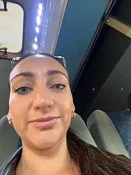 Ninabigtitied online show from February 9, 12:36 pm