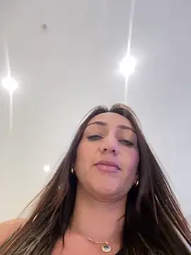 Ninabigtitied online show from December 18, 4:22 pm