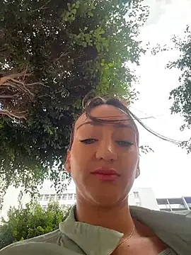 Ninabigtitied online show from December 16, 12:42 pm