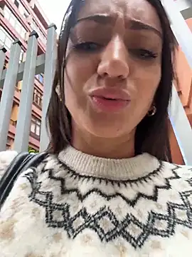 Ninabigtitied online show from December 20, 2:42 pm