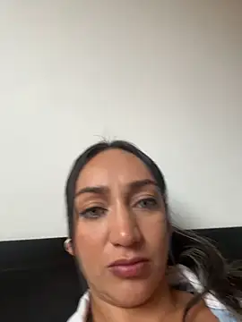 Ninabigtitied online show from November 11, 10:54 am