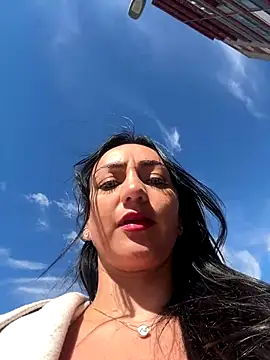 Ninabigtitied online show from September 24, 2:56 pm