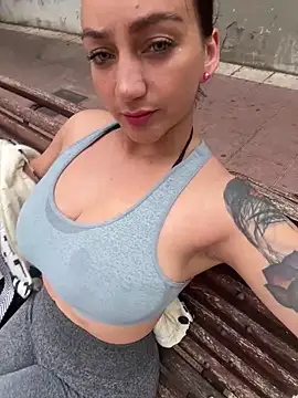 Ninabigtitied online show from September 10, 1:54 pm