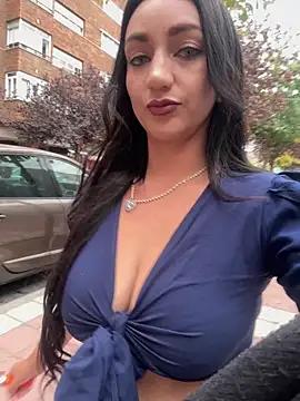 Ninabigtitied online show from October 19, 10:51 am