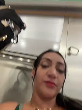 Ninabigtitied online show from November 6, 1:09 am