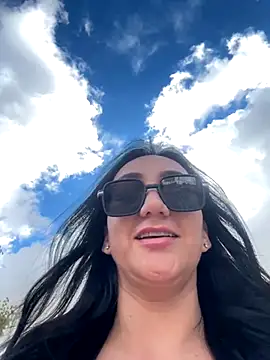 Ninabigtitied online show from September 21, 9:25 am