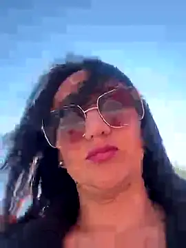 Ninabigtitied online show from October 9, 12:17 pm