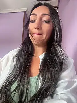 Ninabigtitied online show from November 5, 11:46 am