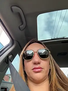 Ninabigtitied online show from March 13, 12:10 pm