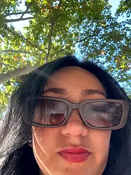 Ninabigtitied online show from September 18, 10:07 am