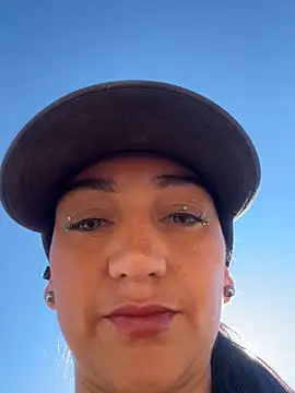 Ninabigtitied online show from October 7, 9:54 am