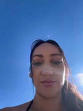 Ninabigtitied online show from November 3, 11:25 am