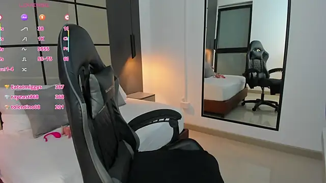 dana daree online show from November 15, 8:18 am