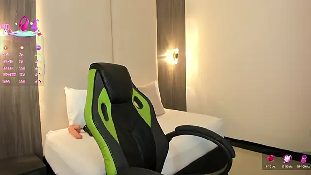 dana daree online show from April 8, 7:15 pm