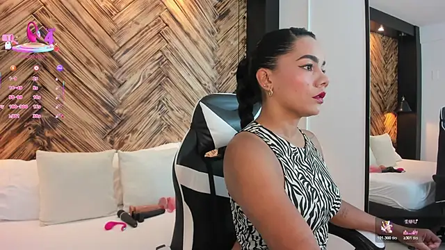 Snapshot of dana_daree chatting on May 22, 7:34 pm dana daree online show from May 22, 7:34 pm