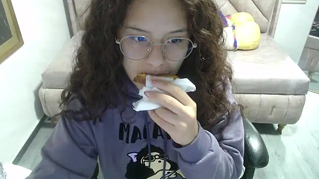 Snapshot of Velvet_Moon_V chatting on January 7, 1:38 pm Velvet Moon V online show from January 7, 1:38 pm